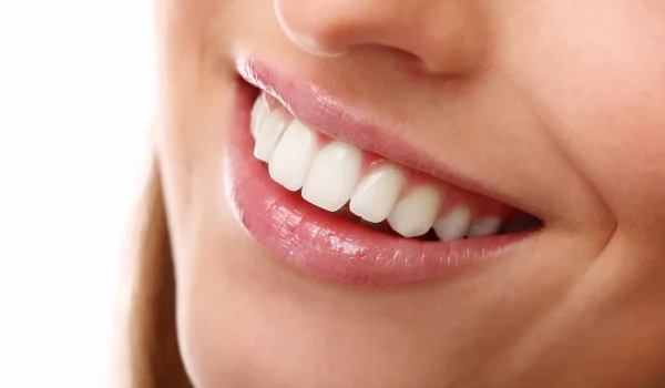 perfect-smile-with-white-teeth-closeup perfect-smile-with-white-teeth-closeup