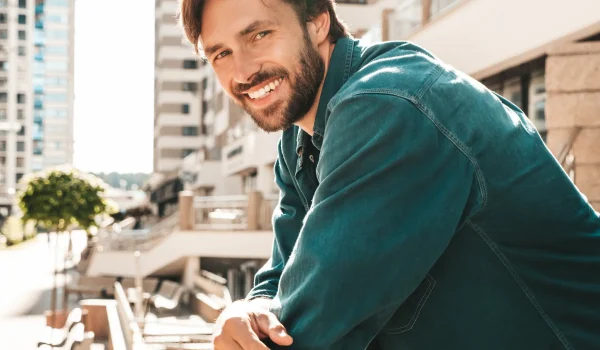 portrait-handsome-smiling-stylish-hipster-lambersexual-model portrait-handsome-smiling-stylish-hipster-lambersexual-model